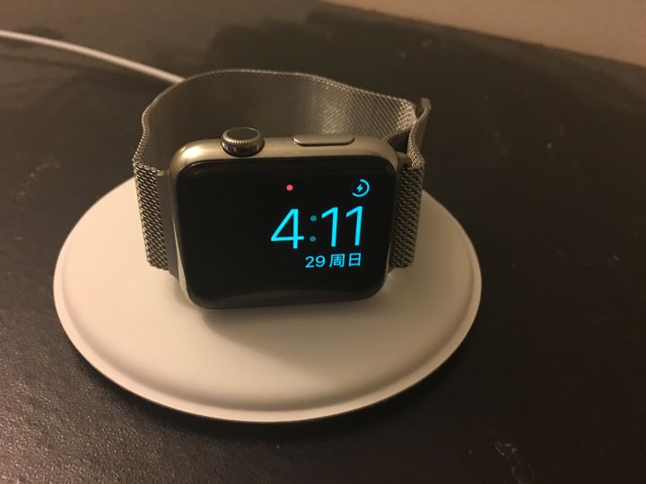 不同地区版本的 iPhone 和 Apple Watch 应该如何选择？