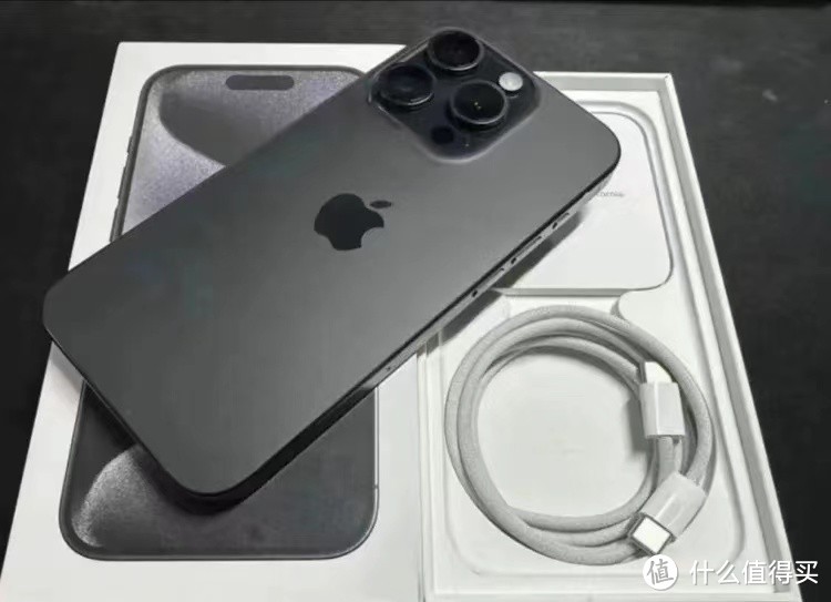 苹果迎接七夕节，iPhone 15 Pro Max再创新低，售价终于亲民了