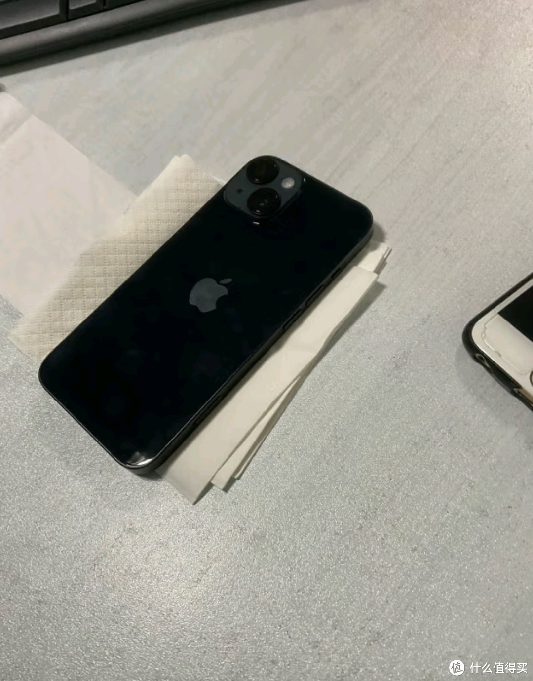 iPhone 14黄色版惊艳上市！适合潮流达人？