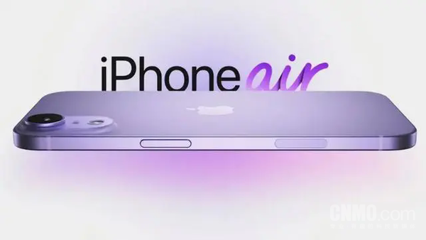 有点怪！iPhone 17 Air最新渲染图曝光：双摄居中放置