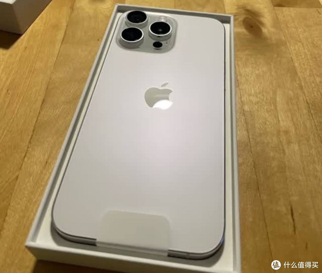 不只是手机：iPhone 16 Pro Max深度评测与美团闪购体验