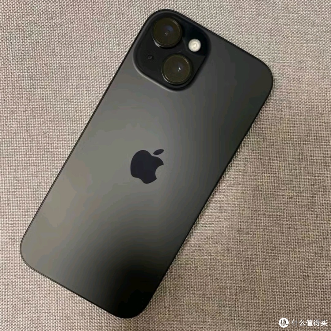 Apple iPhone 15 Plus 黑色：5G双卡双待，科技与美学的完美融合